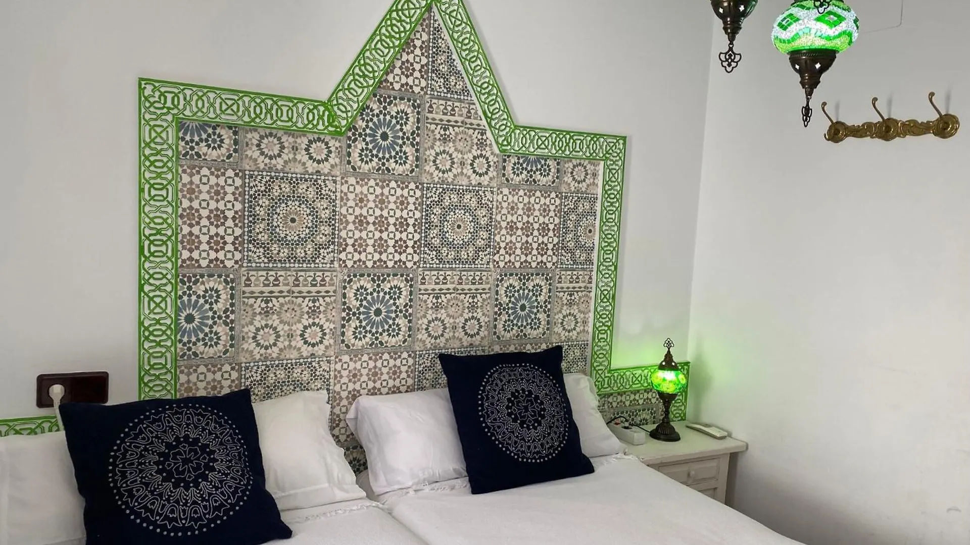 Patrimonio Arabe Vista A La Alhambra Hotel Granada Guest house